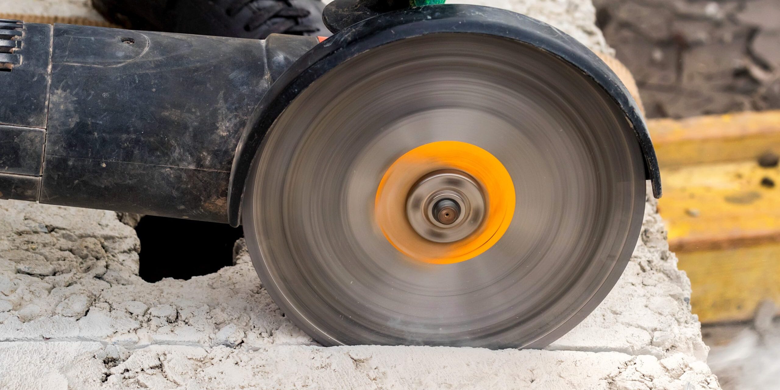 specialty_saw_cutting-banner-2560×1580