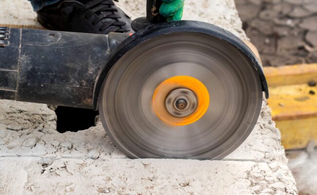 specialty_saw_cutting-banner-2560×1580